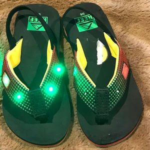 🌞 Toddler boy light up reef flip flops sz 5/6 🌞